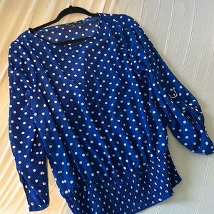 Blue and white business casual shirt